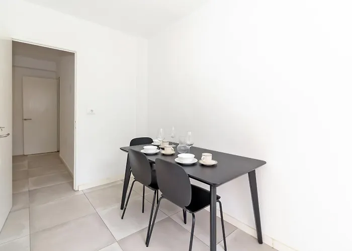 Daire Guestready - A Lovely Gem Near La Malvarrosa